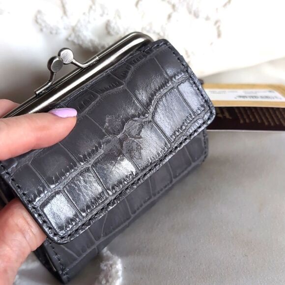 Patricia Nash Distinctive Vintage Croc Astor Wallet 🩶NWT - Picture 3 of 15